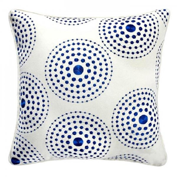 Декоративная подушка Round Pattern синяя вышивка Темно-синий Белый Декоративная подушка Round Pattern синяя вышивка Темно-синий Белый в Грозном | Loft Concept