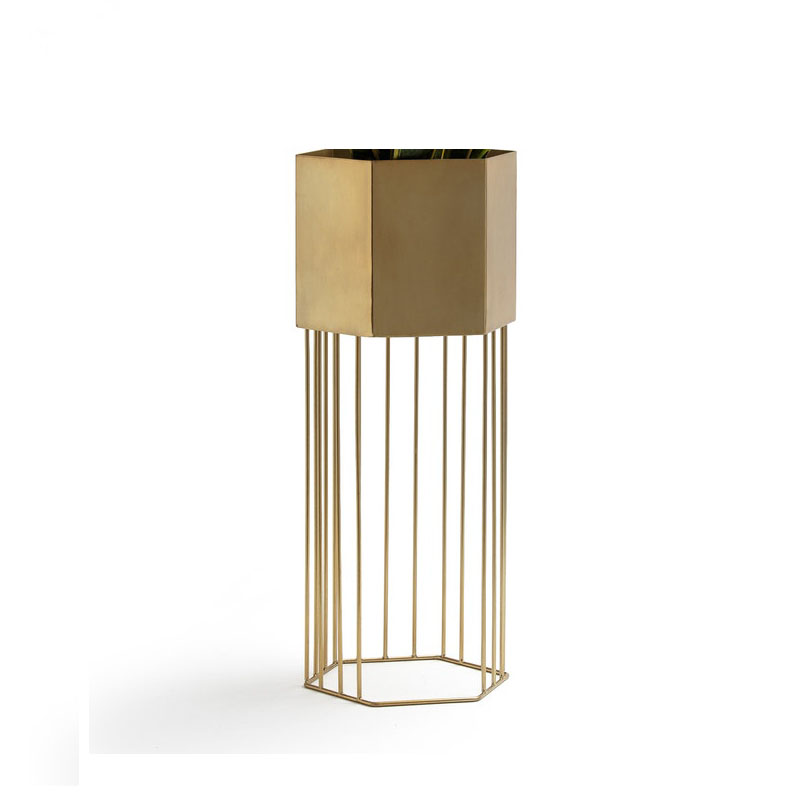 Ваза Vase On A Metal Stand Brass Латунь Ваза Vase On A Metal Stand Brass Латунь в Грозном | Loft Concept