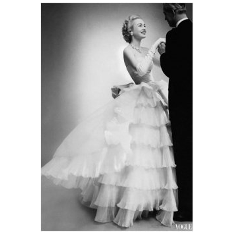 Постер Belle of the ball in Balenciaga Vogue 1951 Постер Belle of the ball in Balenciaga Vogue 1951 в Грозном | Loft Concept