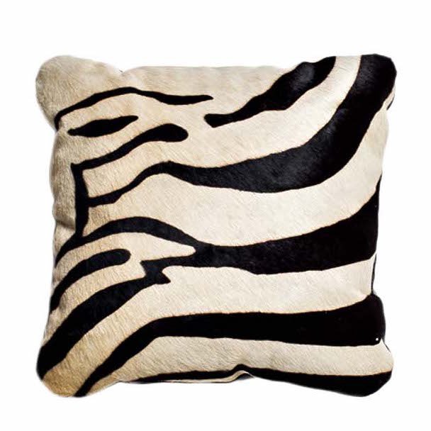 Подушка меховая Zebra Белый Черный Подушка меховая Zebra Белый Черный в Грозном | Loft Concept
