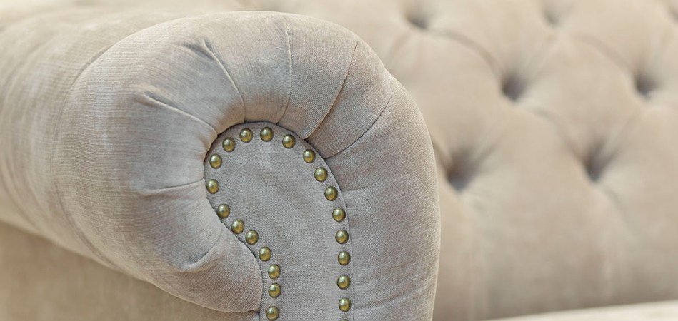 Диван велюровый бежевый трехместный Button Beige Диван велюровый бежевый трехместный Button Beige - Loft-Concept в Грозном