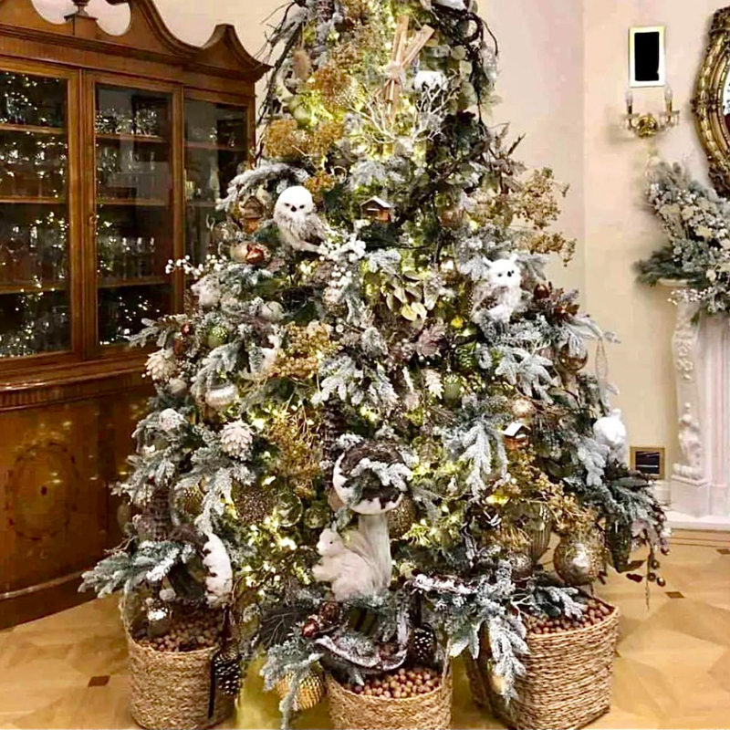 Ель Дизайнерская Украшенная Декором Christmas tree Premium Winter Night Золотой Белый Зеленый Ель Дизайнерская Украшенная Декором Christmas tree Premium Winter Night Золотой Белый Зеленый в Грозном | Loft Concept