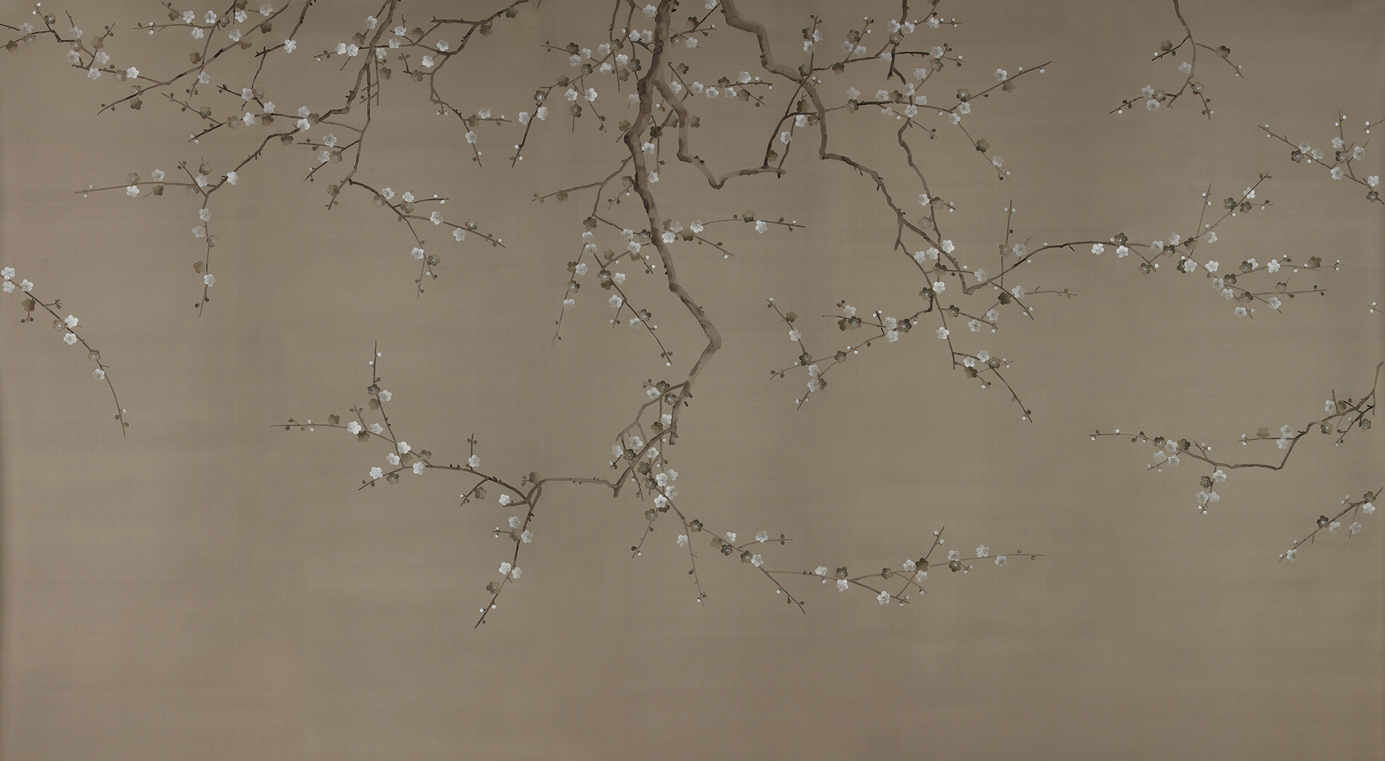 Обои ручная роспись Plum Blossom Colourway SC-232 on Lead Grey dyed silk Обои ручная роспись Plum Blossom Colourway SC-232 on Lead Grey dyed silk - постер Loft-Concept в Грозном
