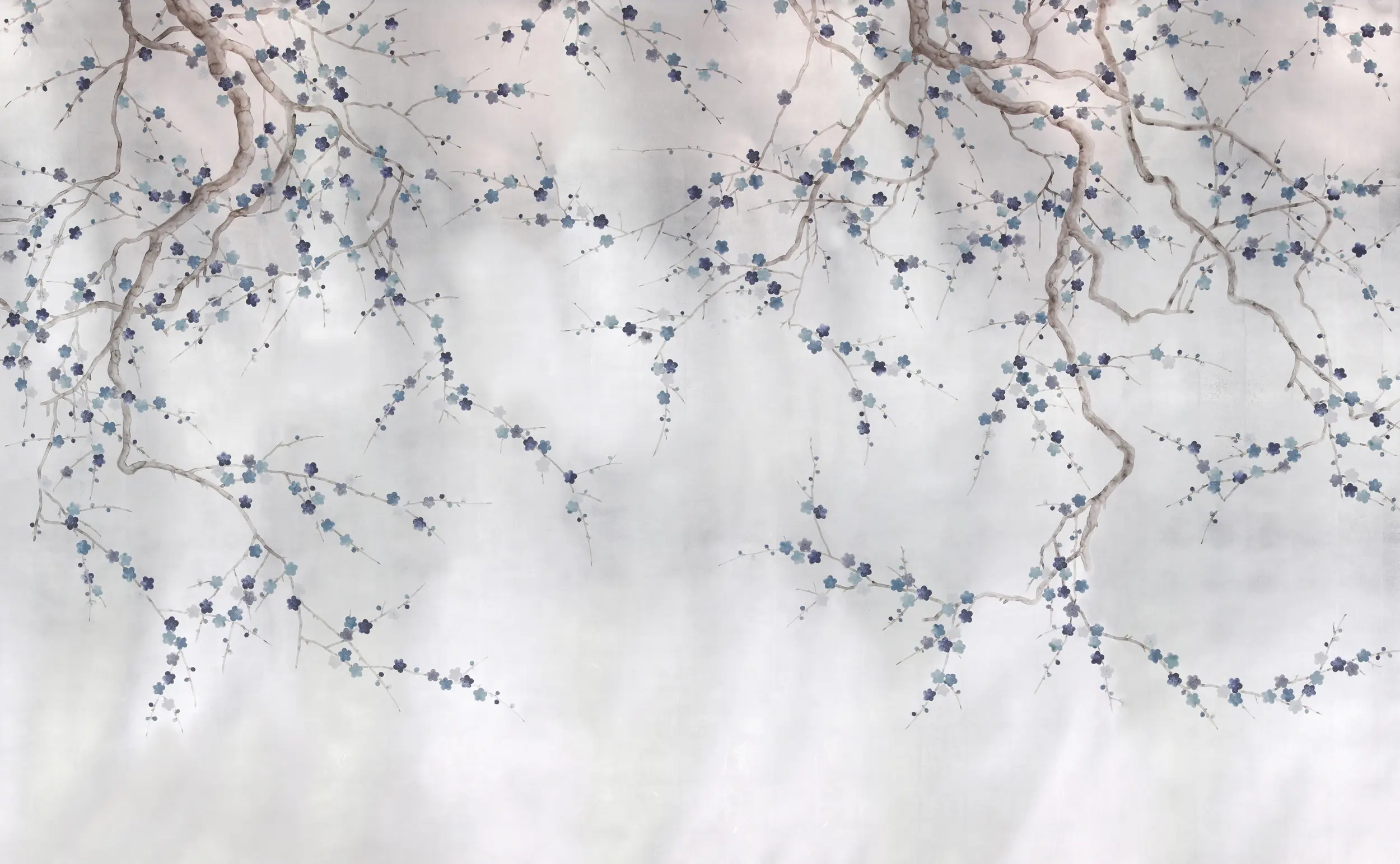 Обои ручная роспись Plum Blossom Inky Hokusai on Sterling Silver gilded silk Обои ручная роспись Plum Blossom Inky Hokusai on Sterling Silver gilded silk - постер Loft-Concept в Грозном