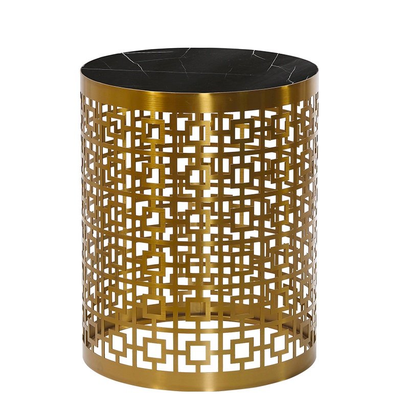 Приставной стол Artesia Side Table Table Black Глянцевое золото Черный Приставной стол Artesia Side Table Table Black Глянцевое золото Черный в Грозном | Loft Concept