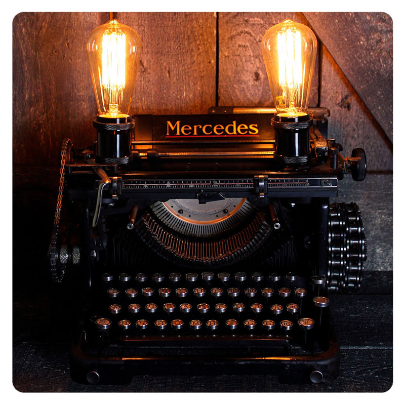 Настольная лампа Antique Typewriter Mercedes Черный Настольная лампа Antique Typewriter Mercedes Черный в Грозном | Loft Concept