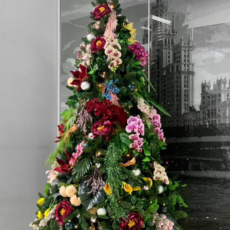 Ель Дизайнерская украшенная тропическими Цветами Christmas tree Tropical Flowers Красный Розовый Зеленый Желтый Ель Дизайнерская украшенная тропическими Цветами Christmas tree Tropical Flowers Красный Розовый Зеленый Желтый в Грозном | Loft Concept