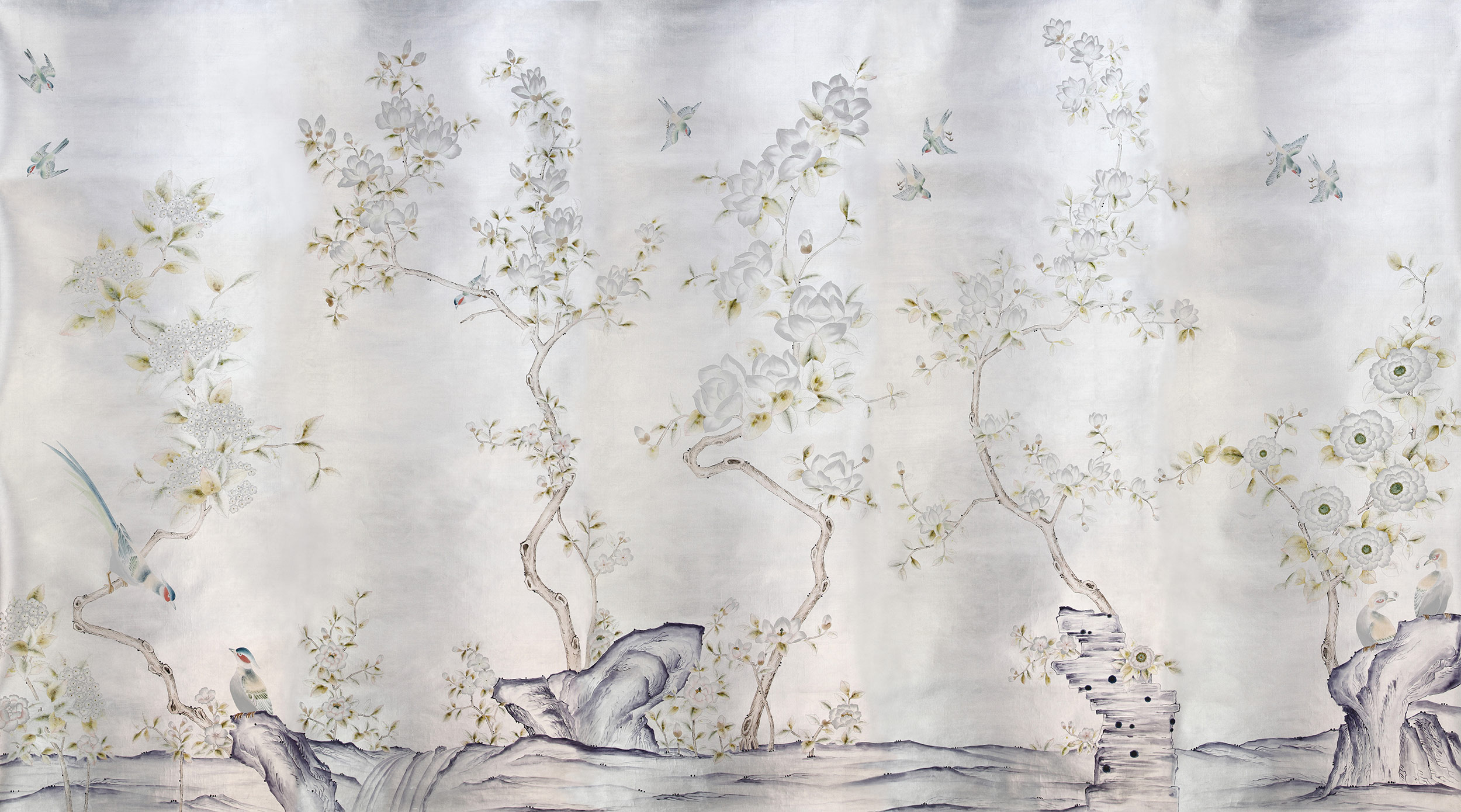 Обои ручная роспись Japanese Garden Special Colourway on Ocean Silver gilded silk Обои ручная роспись Japanese Garden Special Colourway on Ocean Silver gilded silk - постер Loft-Concept в Грозном