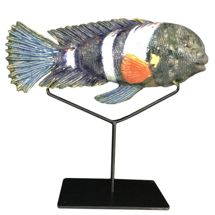 Статуэтка на подставке Orange Spot Fish Серый Черный Белый Статуэтка на подставке Orange Spot Fish Серый Черный Белый в Грозном | Loft Concept