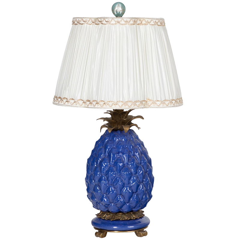 Настольная лампа с абажуром Pineapple Blue Table Lamp Бронза Синий Белый Настольная лампа с абажуром Pineapple Blue Table Lamp Бронза Синий Белый в Грозном | Loft Concept