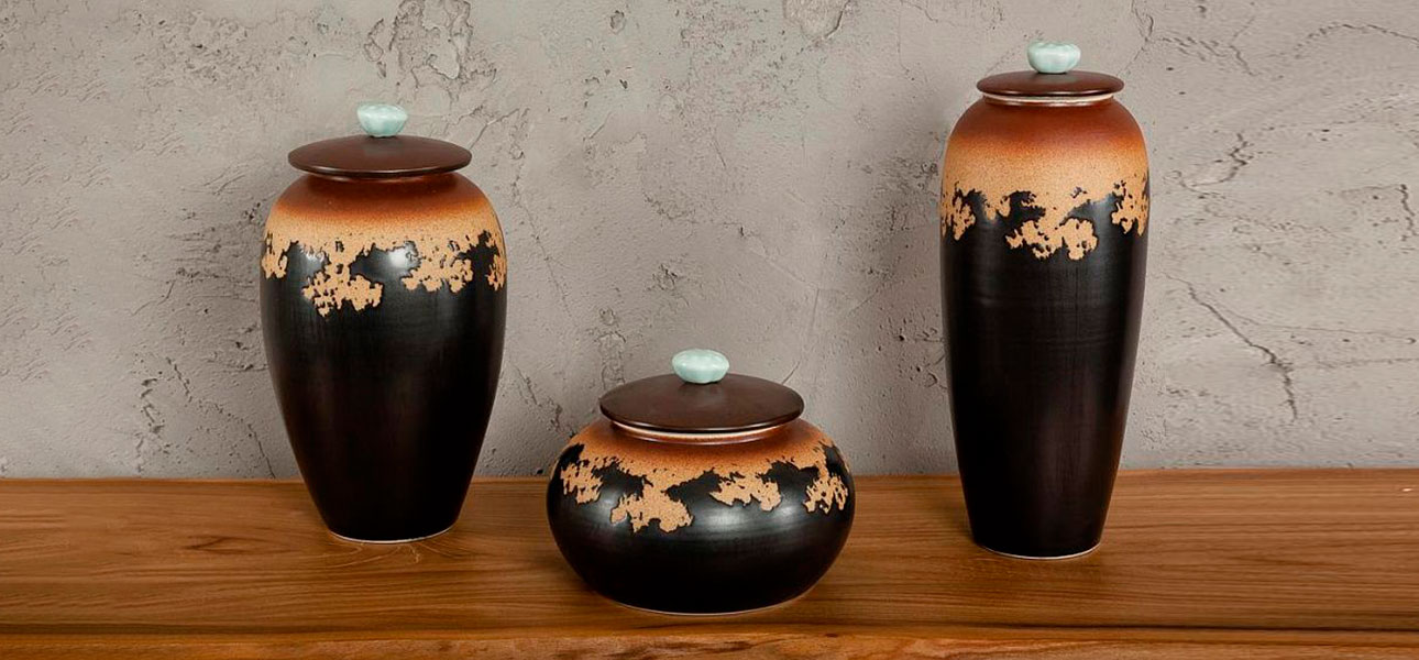 Ваза высокая с крышкой керамическая черная Ethiopia - фото