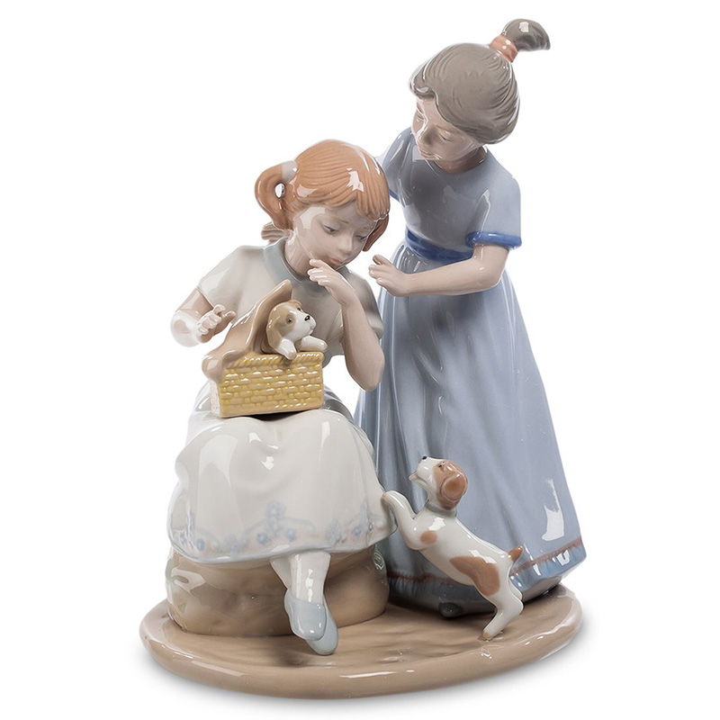 Статуэтка фарфоровая Девочки с собачками Charming Statuette Белый Бежевый Серо-голубой Серый Статуэтка фарфоровая Девочки с собачками Charming Statuette Белый Бежевый Серо-голубой Серый в Грозном | Loft Concept