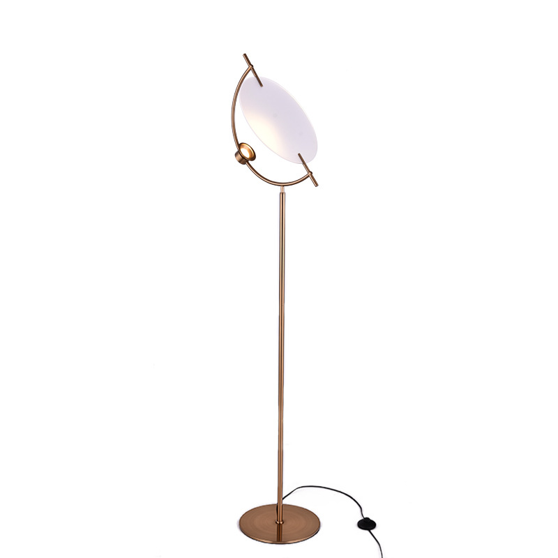 Торшер Gaspar Floor lamp Белый Золотой в Грозном | Loft Concept 