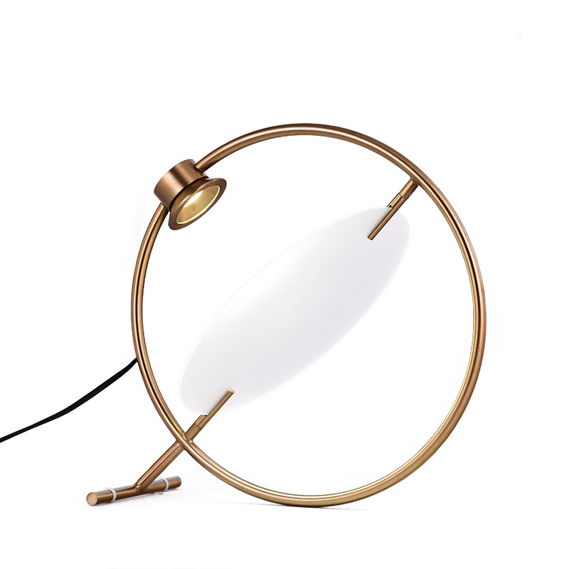 Настольная лампа Gaspar Table Lamp Золотой Белый Настольная лампа Gaspar Table Lamp Золотой Белый в Грозном | Loft Concept