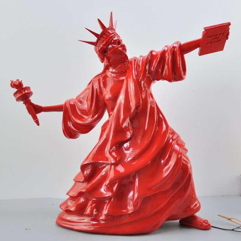 Статуэтка Freedom Riot Red Красный Статуэтка Freedom Riot Red Красный в Грозном | Loft Concept