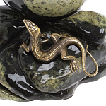 Шар с декором в виде бронзовой ящерицы на подставке из натурального камня Змеевик Natural Stone Spheres 10 см варинант исполнения - 1 | Loft Concept в Грозном