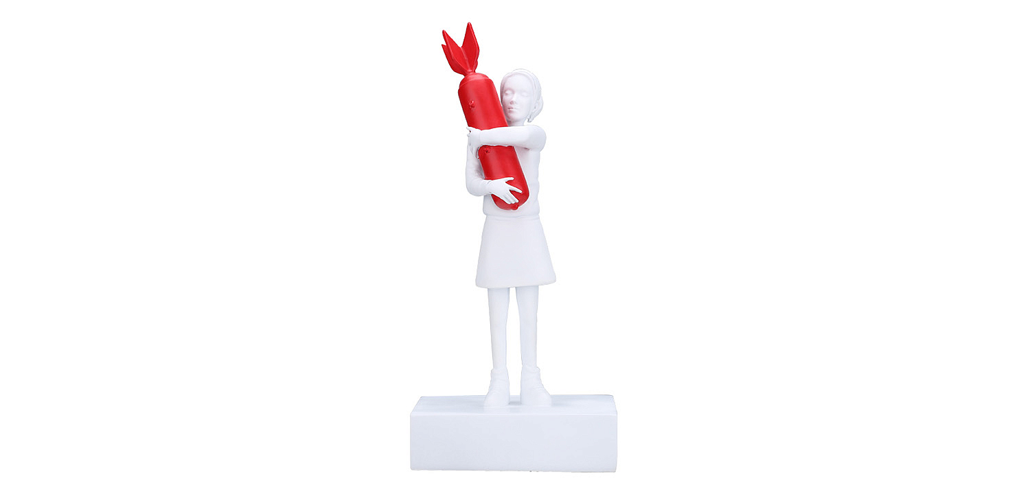 Статуэтка Banksy Bomb Hugger Sculpture Red Статуэтка Banksy Bomb Hugger Sculpture Red - Loft-Concept в Грозном