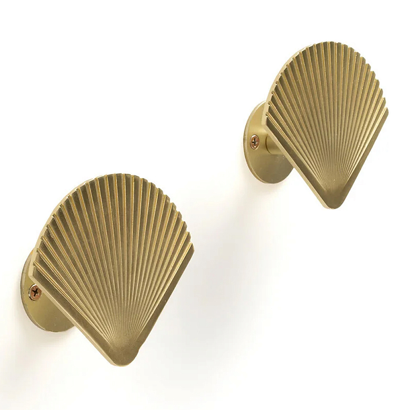Комплект из 2-х настенных крючков из металла Shell Wall Hooks Латунь Комплект из 2-х настенных крючков из металла Shell Wall Hooks Латунь в Грозном | Loft Concept
