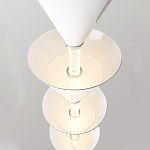 Подвесной светильник светодиодный в виде ряда белых металлических конусов  Herringbone варинант исполнения - 5 | Loft Concept в Грозном