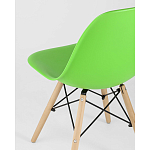 Пластиковый стул на ножках из массива бука Eames Light Green варинант исполнения - 3 | Loft Concept в Грозном