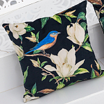 Декоративная подушка чёрная с изображением птицы в саду Blooming Blue Birds варинант исполнения - 2 | Loft Concept в Грозном