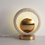 Настольная лампа с бежевым текстурным кольцом и латунным шаром в центре Tactile   варинант исполнения - 3 | Loft Concept в Грозном