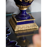 Подсвечник из темно-синего фарфора с бронзовыми элементами и цветами Eden Garden варинант исполнения - 6 | Loft Concept в Грозном