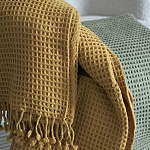 Плед из шерсти цвета охры с бахарамой Waffle Comfort варинант исполнения - 5 | Loft Concept в Грозном