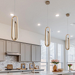 Подвесной светильник золотого цвета с двумя вытянутыми овальными рамками в форме скрепки Eurofase варинант исполнения - 8 | Loft Concept в Грозном