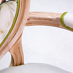 Стул с подлокотниками золотистый из бука с изображением птиц и цветов Blooming Red Birds варинант исполнения - 2 | Loft Concept в Грозном