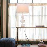 Настольная лампа на фигурном мраморном основании Conundrum варинант исполнения - 5 | Loft Concept в Грозном