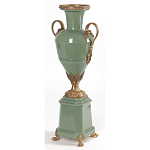 Ваза зеленого цвета из фарфора на высокой подставке с бронзовыми ручками Eden Garden porcelain and bronze варинант исполнения - 2 | Loft Concept в Грозном