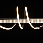 Люстра линейная черного цвета с волнообразным металлическим элементом Luke Lampco Tracer Lamp варинант исполнения - 4 | Loft Concept в Грозном