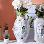 Ваза с декоративными лицами и графическими элементами в виде сердец и символов Faces of Imagination варинант исполнения - 5 | Loft Concept в Грозном
