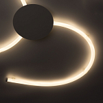 Люстра белого цвета с тремя изогнутыми светодиоидными плафонами Luke Lampco Tracer Lamp варинант исполнения - 5 | Loft Concept в Грозном