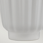 Настольная лампа с белым конусным абажуром и ребристым керамическим основанием Quintiesse варинант исполнения - 6 | Loft Concept в Грозном