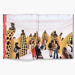 Книга по искусству Yayoi Kusama: I Spend Each Day Embracing Flowers варинант исполнения - 4 | Loft Concept в Грозном