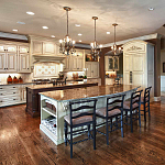 Люстра с подвесками из прозрачного стекла на кованом каркасе бронзового цвета в классическом стиле Quoizel варинант исполнения - 15 | Loft Concept в Грозном