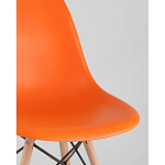 Пластиковый стул на ножках из массива бука Eames Orange варинант исполнения - 2 | Loft Concept в Грозном