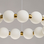 Люстра круглая с матовыми белыми шарами PEARLS Suspension варинант исполнения - 4 | Loft Concept в Грозном