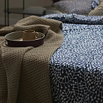 Постельное белье темно-синего цвета с рисунком Blossom Essence Sophie варинант исполнения - 7 | Loft Concept в Грозном