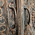 Индийский шкаф с орнаментом резьба из дерева Indian Antique Furniture  варинант исполнения - 5 | Loft Concept в Грозном