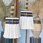 Подвесной светильник с подвесом из деревянных бусин и абажуром из кисточек Аmbiance варинант исполнения - 2 | Loft Concept в Грозном