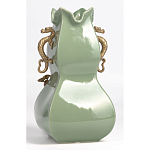 Ваза зеленого цвета из фарфора с бронзовыми ручками в виде драконов и рельефным цветочным декором Eden Garden porcelain and bronze варинант исполнения - 4 | Loft Concept в Грозном