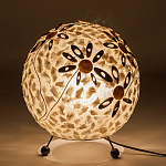 Настольная лампа из перламутра на металлическом каркасе Indonesian Ball варинант исполнения - 4 | Loft Concept в Грозном
