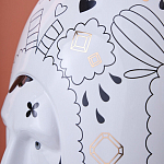 Ваза с декоративными лицами и графическими элементами в виде сердец и символов Faces of Imagination варинант исполнения - 9 | Loft Concept в Грозном