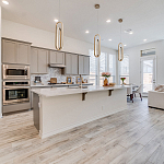 Подвесной светильник золотого цвета с двумя вытянутыми овальными рамками в форме скрепки Eurofase варинант исполнения - 7 | Loft Concept в Грозном