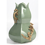 Ваза зеленого цвета из фарфора с бронзовыми ручками в виде драконов и рельефным цветочным декором Eden Garden porcelain and bronze варинант исполнения - 1 | Loft Concept в Грозном