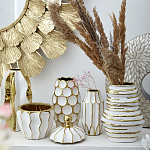 Ваза белая с рельефной поверхностью и золотыми полосами Vase Beehive варинант исполнения - 7 | Loft Concept в Грозном