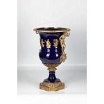 Ваза темно-синего цвета из фарфора с бронзовыми ручками в виде фигур Eden Garden porcelain and bronze варинант исполнения - 1 | Loft Concept в Грозном